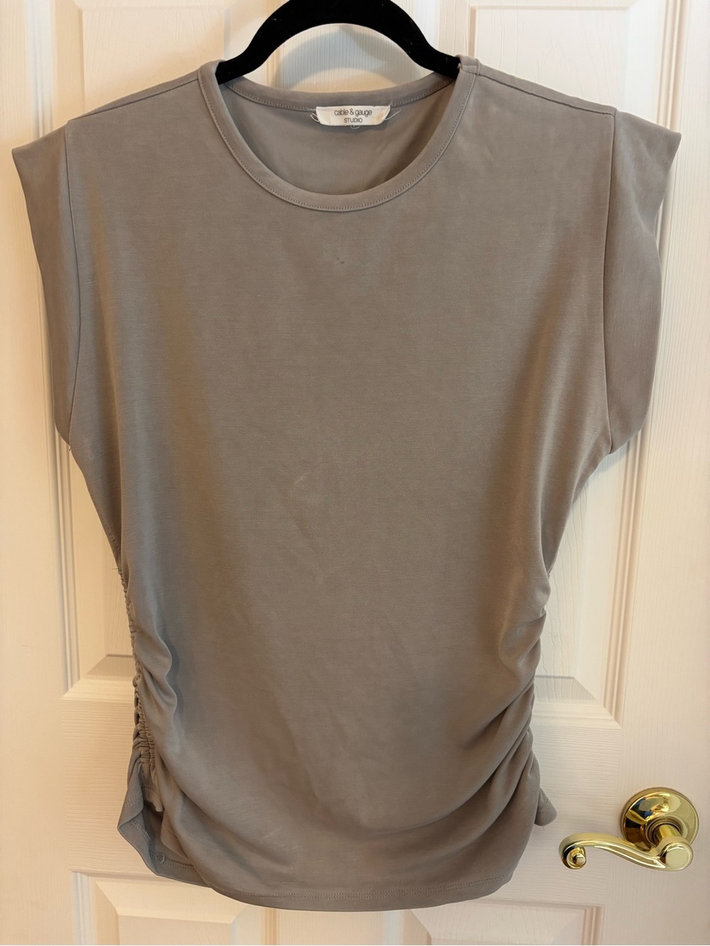 Cable & Gauge Taupe Short Sleeve Side-Ruched Tee